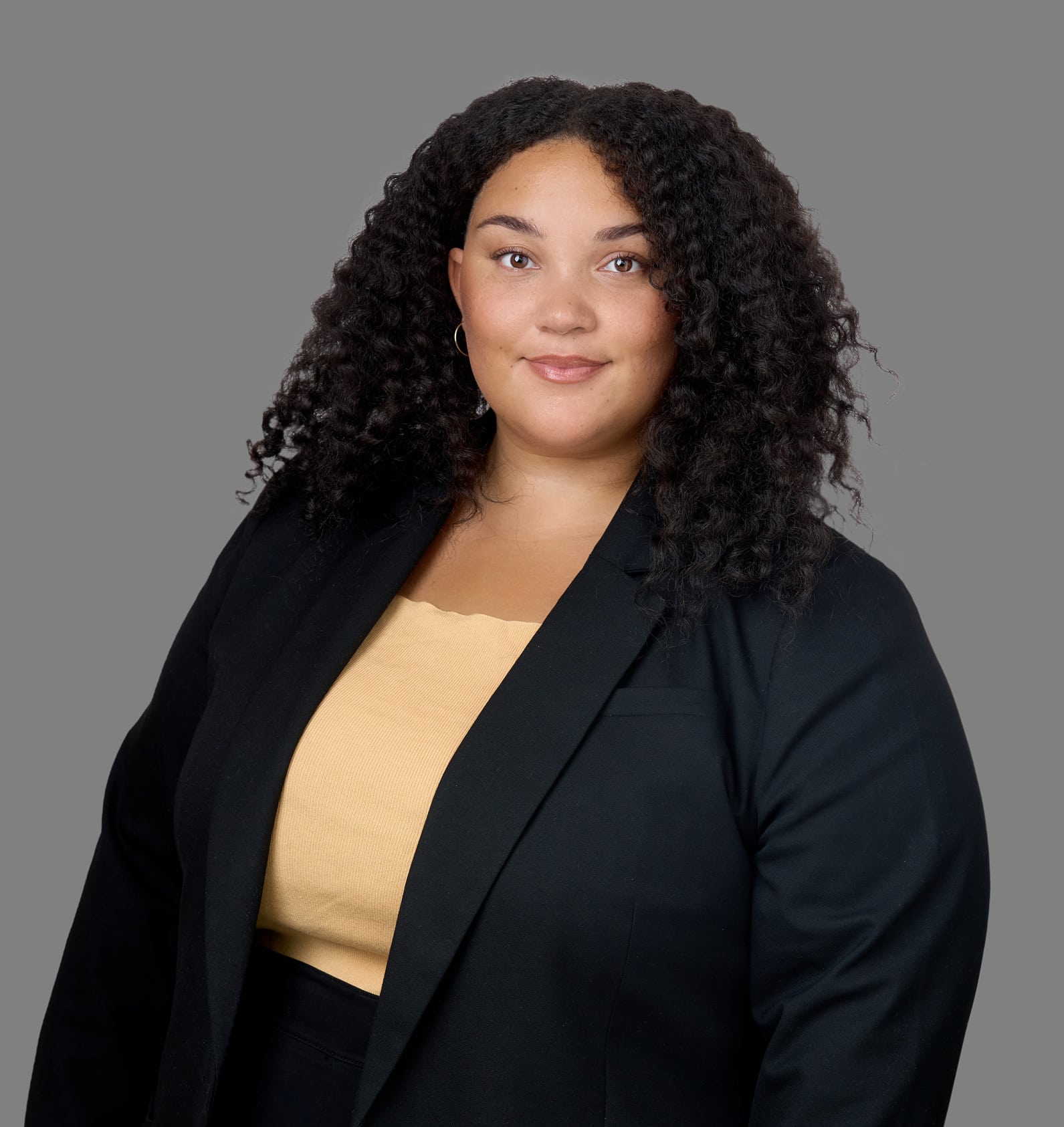 Headshot of Jana Elazar.